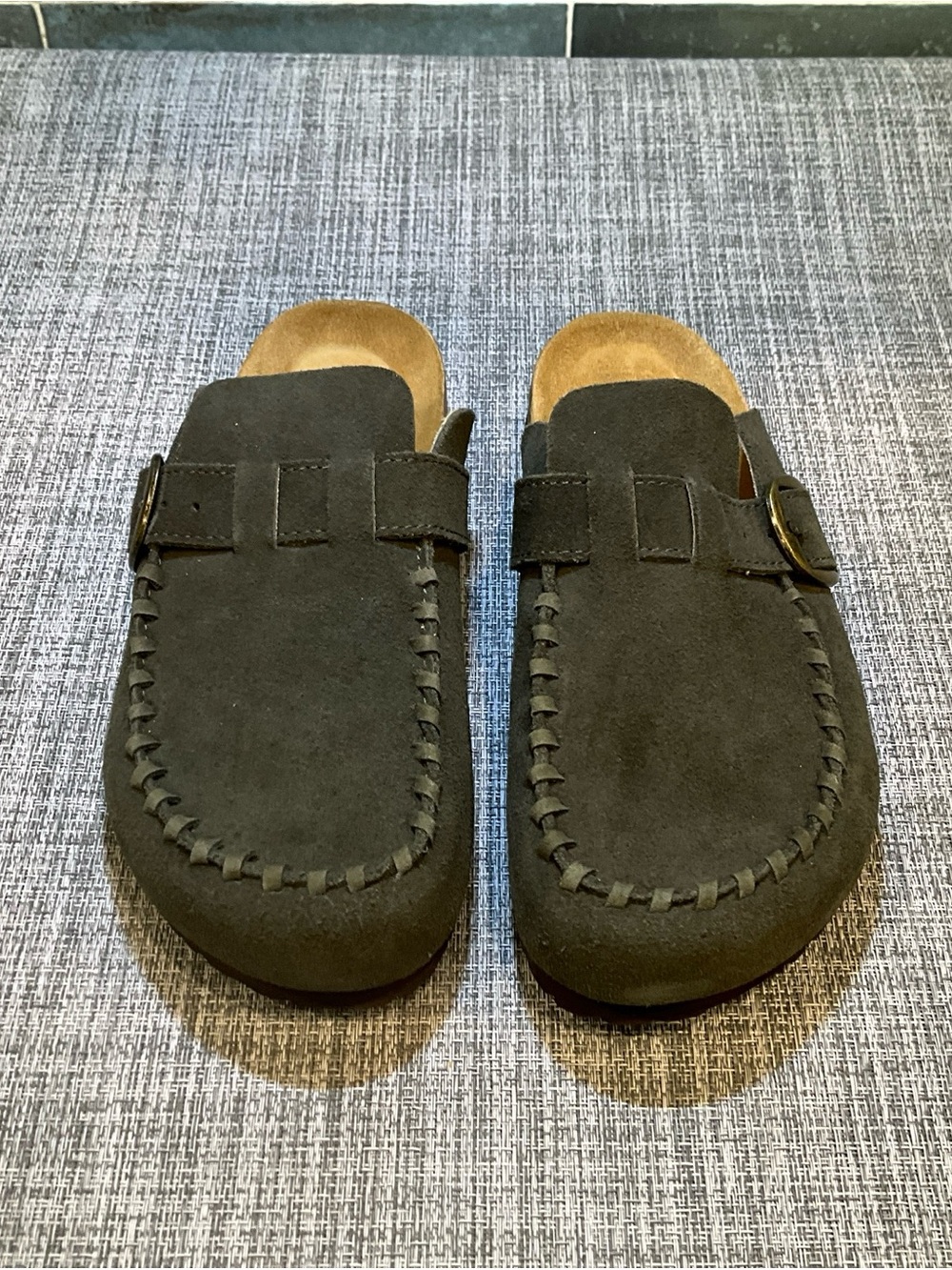 Cushionaire Canoe Suede Clogs In Khaki Women’s Size 8M - NEW - Picture 6 of 16